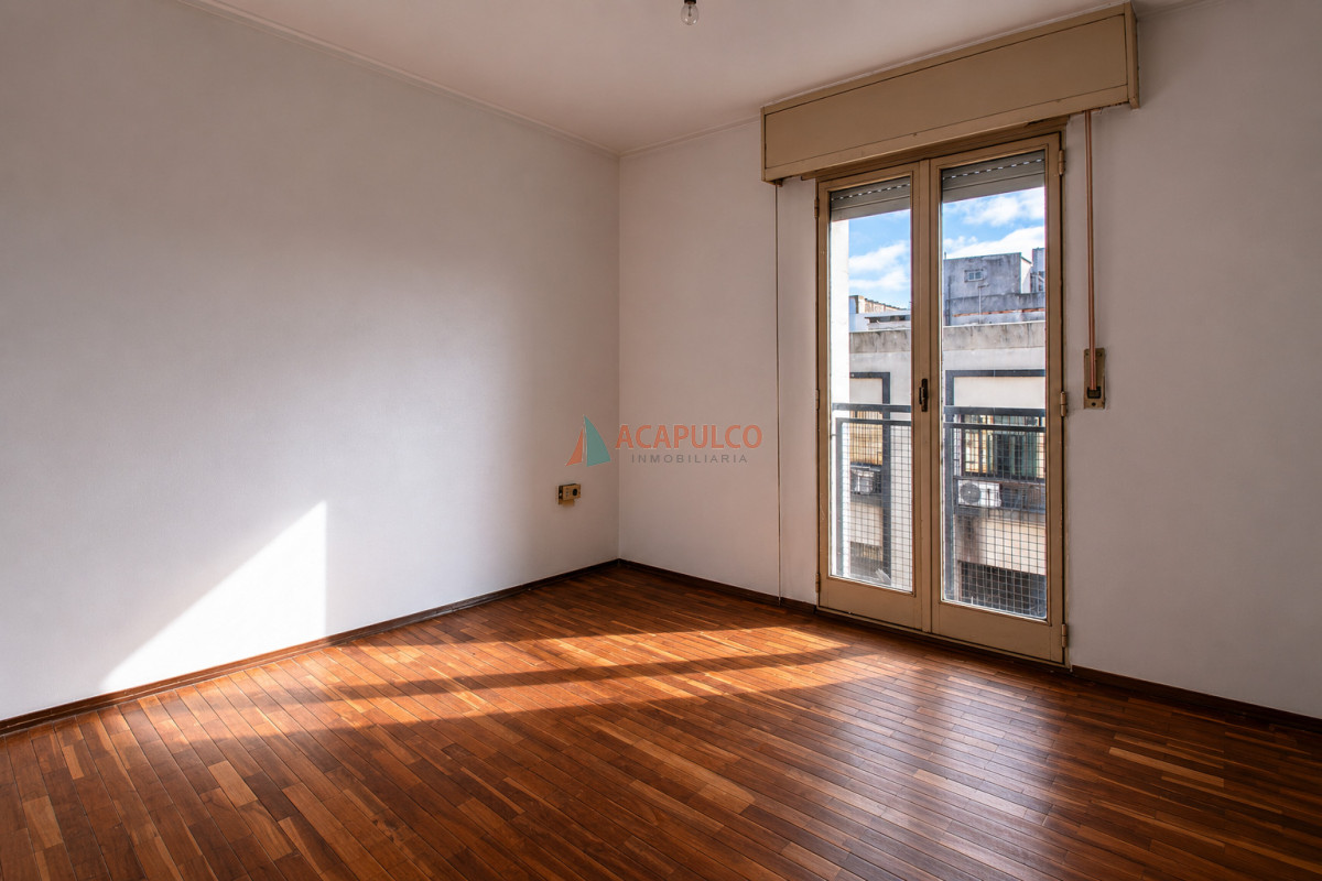 Apartamento ID.6478 - Alquiler apartamento 2 dormitorios, 1 baño y terraza en Ciudad Vieja