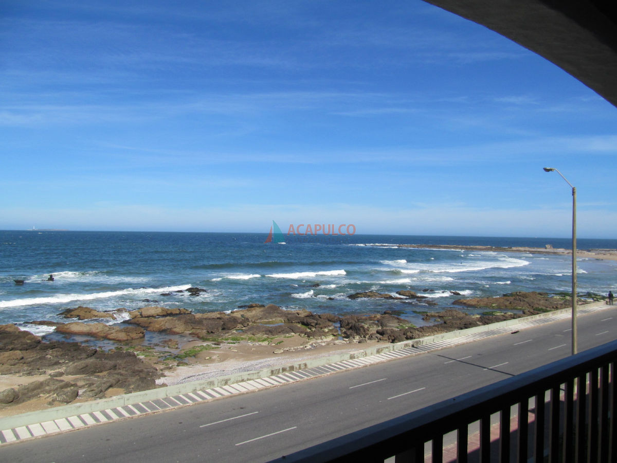 Apartamento Ref.1110/PENINSULA---APARTAMENTO-FRENTE-AL-MAR-DE-3-DORMITORIOS--PISCINA,-SEVICIO-DE-MUCAMAS.- - PENINSULA - APARTAMENTO FRENTE AL MAR DE 3 DORMITORIOS- PISCINA, SEVICIO DE MUCAMAS.-