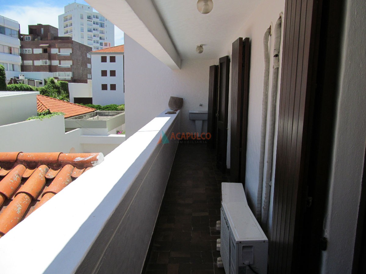 Apartamento Ref.1110/translate_img/images/css/custom/style.css - PENINSULA - APARTAMENTO FRENTE AL MAR DE 3 DORMITORIOS- PISCINA, SEVICIO DE MUCAMAS.-