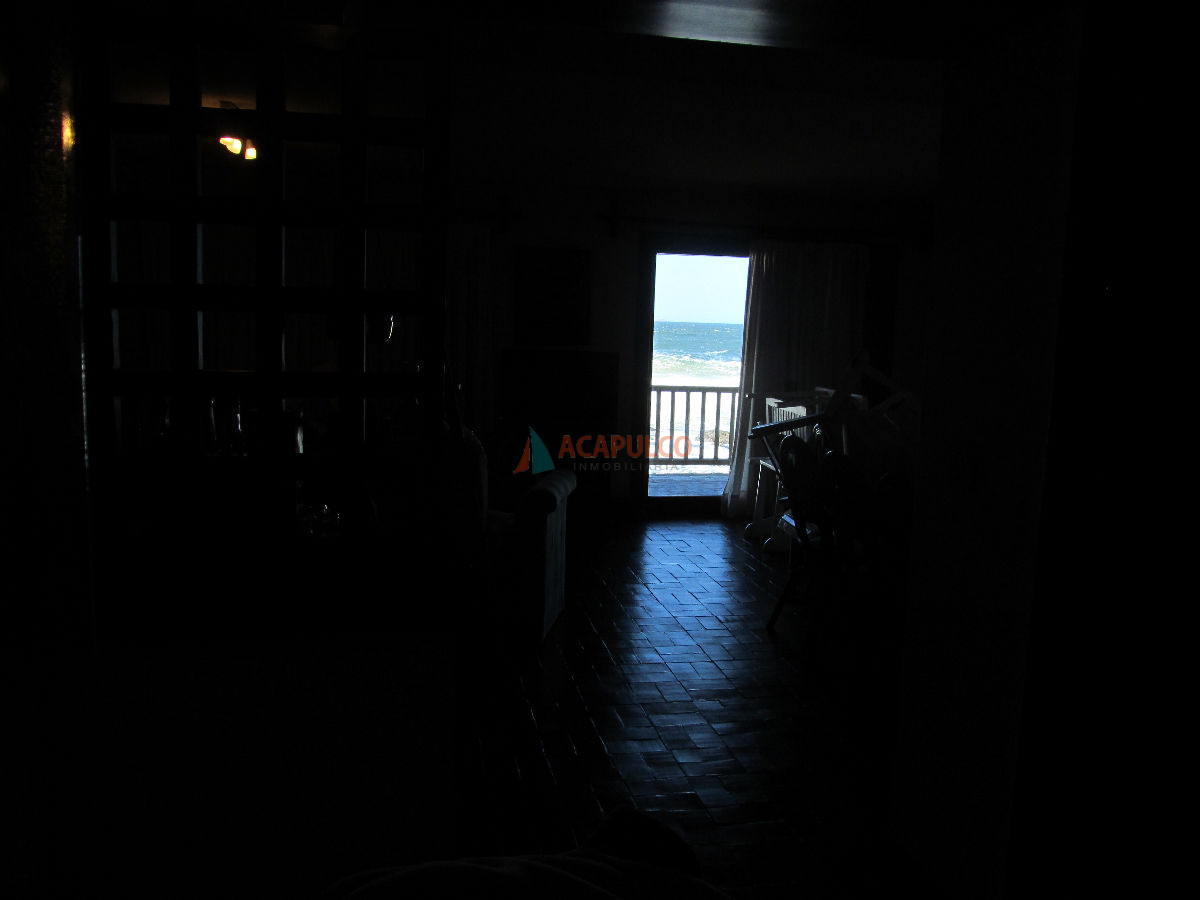 Apartamento Ref.1110/PENINSULA---APARTAMENTO-FRENTE-AL-MAR-DE-3-DORMITORIOS--PISCINA,-SEVICIO-DE-MUCAMAS.- - PENINSULA - APARTAMENTO FRENTE AL MAR DE 3 DORMITORIOS- PISCINA, SEVICIO DE MUCAMAS.-