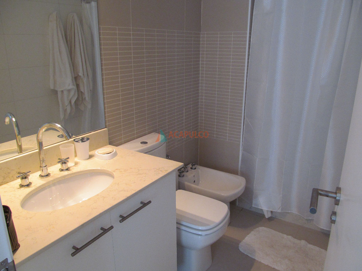 Apartamento Ref.1130/Apartamento-en-alquiler-de-temporada---2-dormitorios-2-baños-sobre-Av.-Roosevelt - Apartamento en alquiler de temporada - 2 dormitorios 2 baños sobre Av. Roosevelt