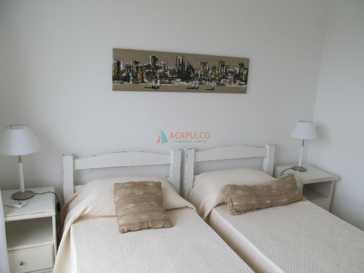 Apartamento Ref.1130/Apartamento-en-alquiler-de-temporada---2-dormitorios-2-baños-sobre-Av.-Roosevelt - Apartamento en alquiler de temporada - 2 dormitorios 2 baños sobre Av. Roosevelt