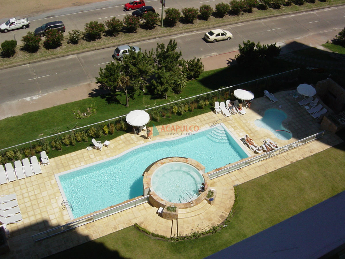 Apartamento Ref.1151/Gran-departamento-de-2-dormitorios-y-dependencia-de-servicio,-living-comedor,-cocina,-terraza,-garage-edificio-frente-al-mar - Gran departamento de 2 dormitorios y dependencia de servicio, living comedor, cocina, terraza, garage edificio frente al mar
