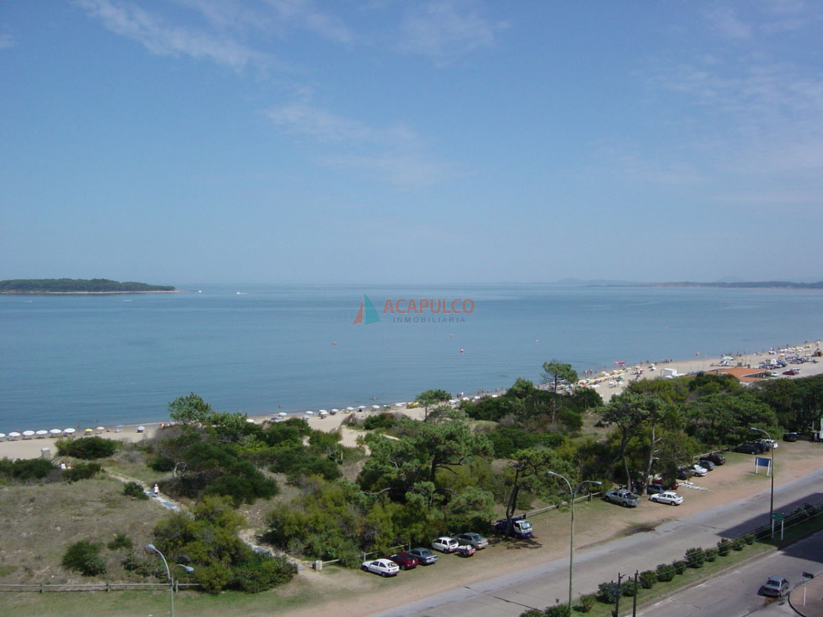Apartamento Ref.1151/Gran-departamento-de-2-dormitorios-y-dependencia-de-servicio,-living-comedor,-cocina,-terraza,-garage-edificio-frente-al-mar - Gran departamento de 2 dormitorios y dependencia de servicio, living comedor, cocina, terraza, garage edificio frente al mar