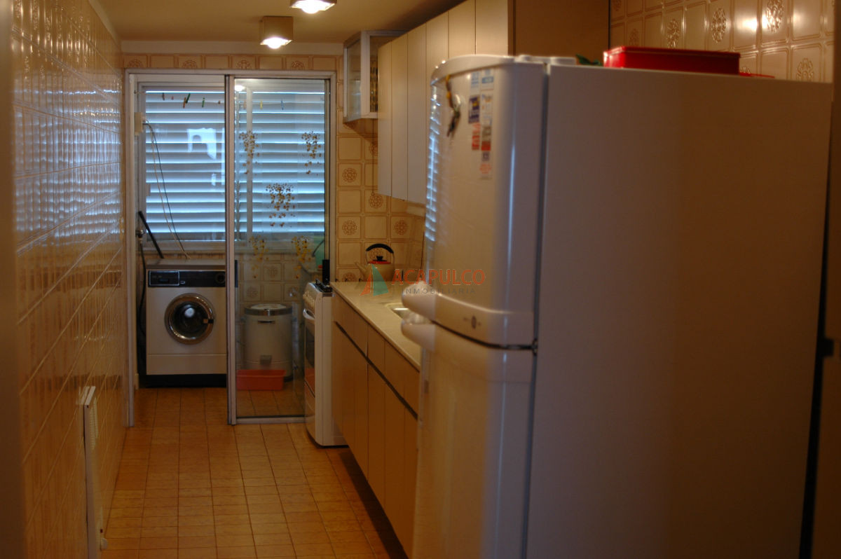Apartamento Ref.1151/Gran-departamento-de-2-dormitorios-y-dependencia-de-servicio,-living-comedor,-cocina,-terraza,-garage-edificio-frente-al-mar - Gran departamento de 2 dormitorios y dependencia de servicio, living comedor, cocina, terraza, garage edificio frente al mar