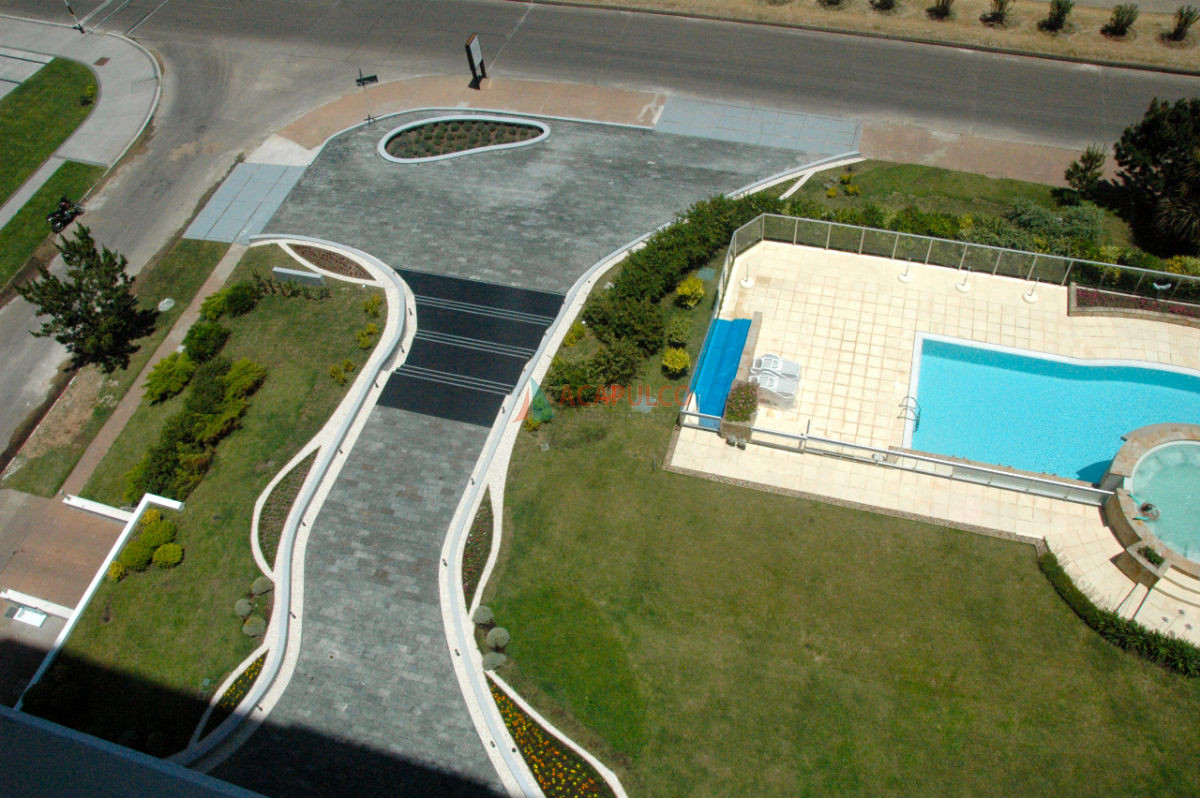 Apartamento Ref.1151/Gran-departamento-de-2-dormitorios-y-dependencia-de-servicio,-living-comedor,-cocina,-terraza,-garage-edificio-frente-al-mar - Gran departamento de 2 dormitorios y dependencia de servicio, living comedor, cocina, terraza, garage edificio frente al mar
