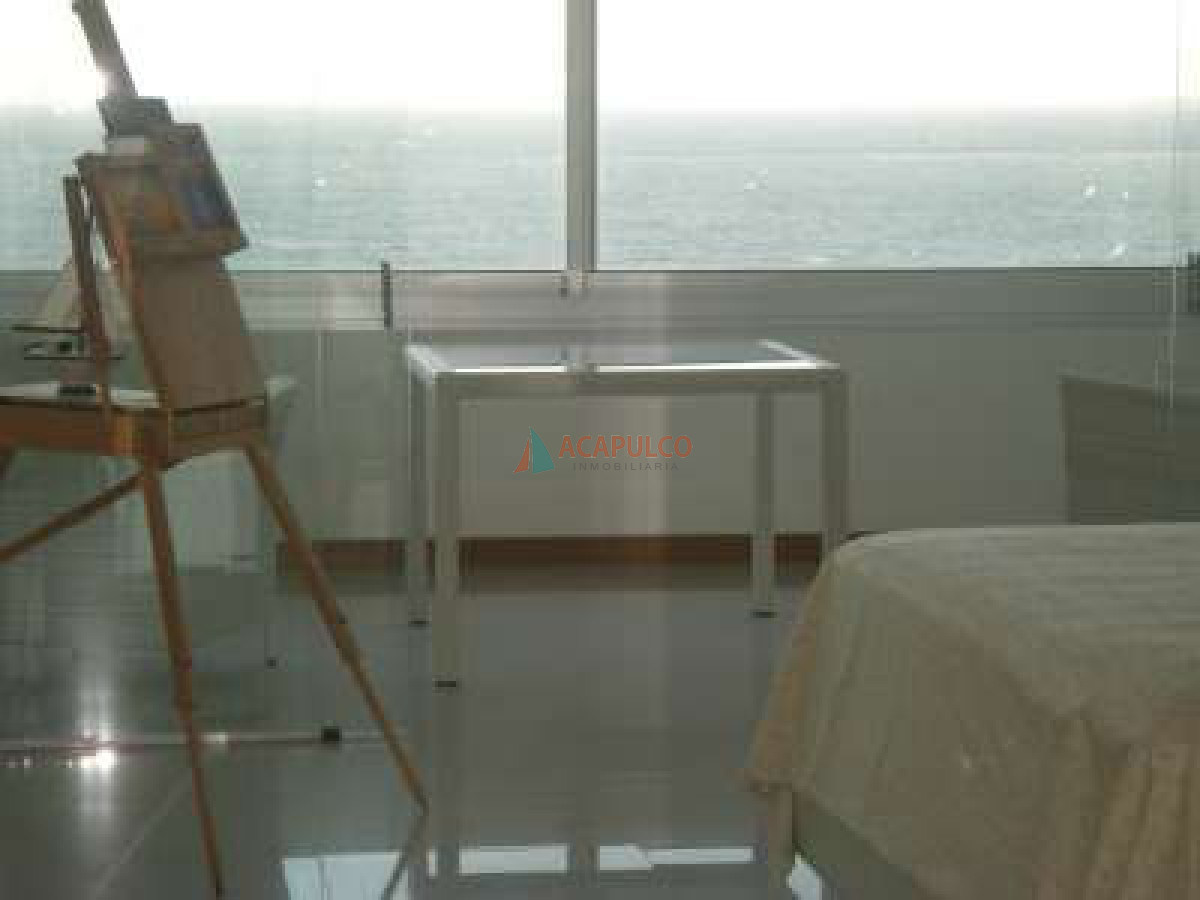 Apartamento ID.1401 - EDIFICIO DE PRIMER NIVEL FRENTE AL MAR. EXCELENTES SERVICIOS