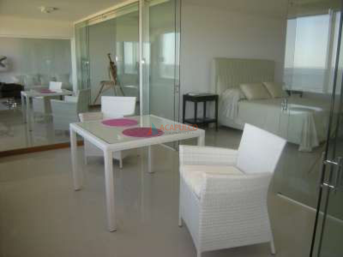 Apartamento ID.1401 - EDIFICIO DE PRIMER NIVEL FRENTE AL MAR. EXCELENTES SERVICIOS