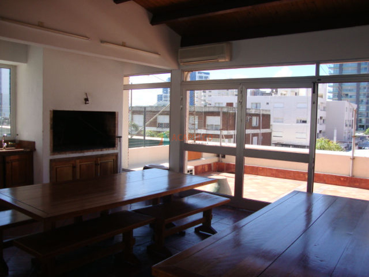 Apartamento Ref.360/BRAVA-PARADA-2-CON-SERVICIOS - APARTAMENTO EN ALQUILER DE TEMPORADA - 1 DORMITORIO, COCHERA - BRAVA PARADA 2 CON SERVICIOS - 