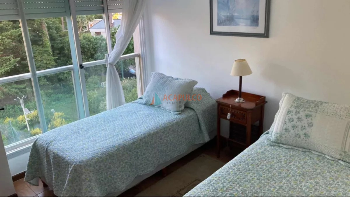 Apartamento Ref.4598/Apartamento-en-venta-de-2-dormitorios-sobre-Roosevelt,-zona-Cantegril - Apartamento en venta de 2 dormitorios sobre Roosevelt, zona Cantegril
