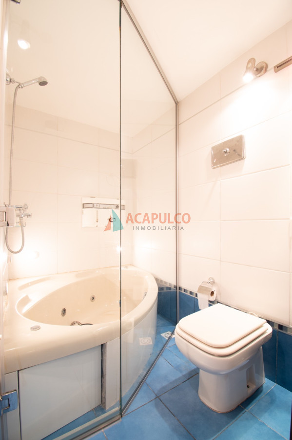 Apartamento Ref.6099/Venta-Apartamento-3-Dormitorios--garaje-en-Pocitos - Venta Apartamento 3 Dormitorios  garaje en Pocitos
