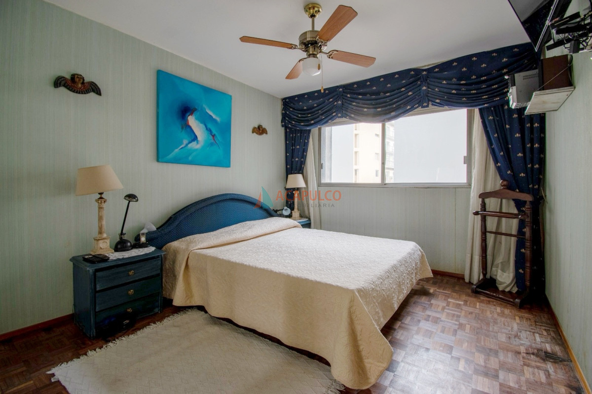 Apartamento Ref.6088/Venta-apartamento-3-dormitorios-servicio-garaje-en-Pocitos - Venta apartamento 3 dormitorios servicio garaje en Pocitos