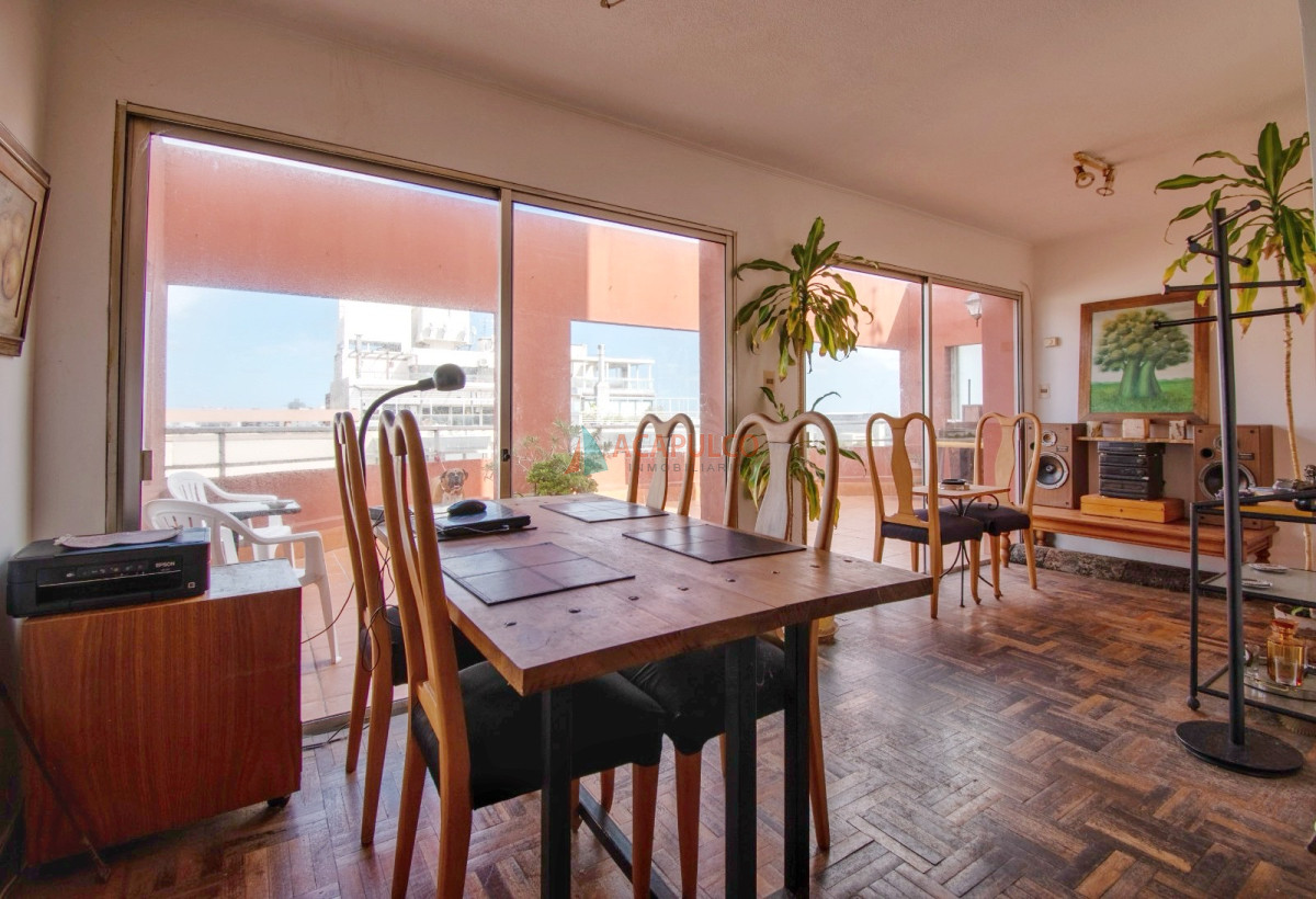 Apartamento Ref.6061/Venta-apartamento-penthouse--de-3-dormitorios,-gran-terraza-,-garaje--en-Punta-Carretas - Venta apartamento penthouse  de 3 dormitorios, gran terraza , garaje  en Punta Carretas