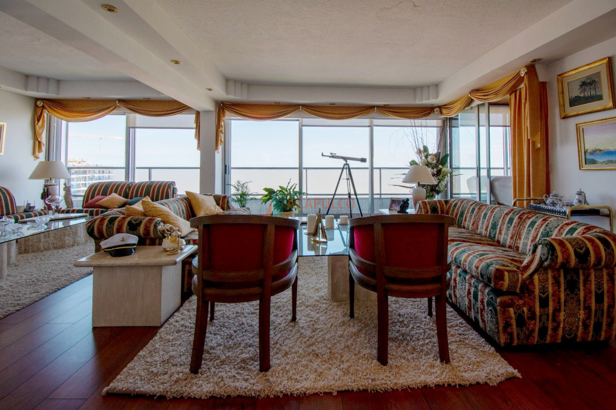 Apartamento ID.6317 - Venta apartamento 4 dormitorios, 4 baños, parrillero, 2 garajes,  vista al MAR