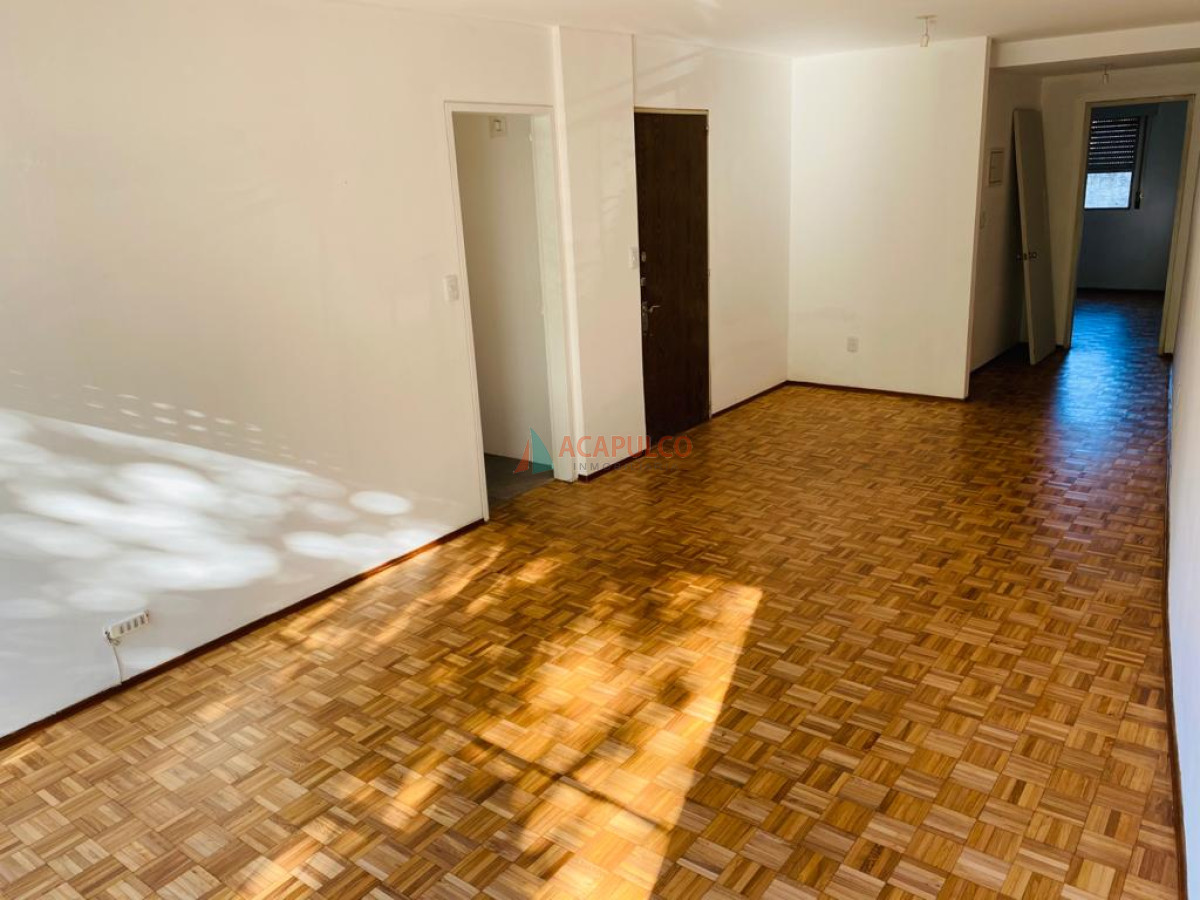 Apartamento ID.5620 - Alquiler apartamento 1 dormitorio en Pocitos, orientación Norte 