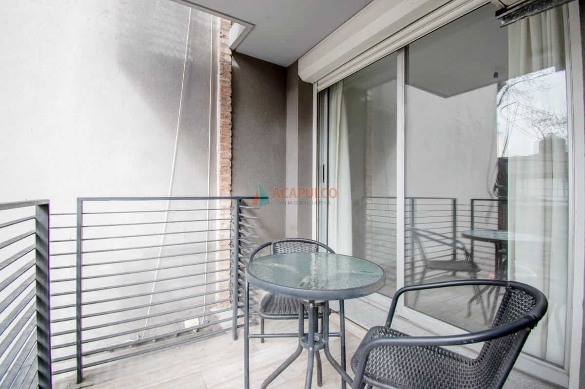 Apartamento ID.6472 - Alquiler apartamento 1 doritorio en Pocitos a metros de la Rambla 