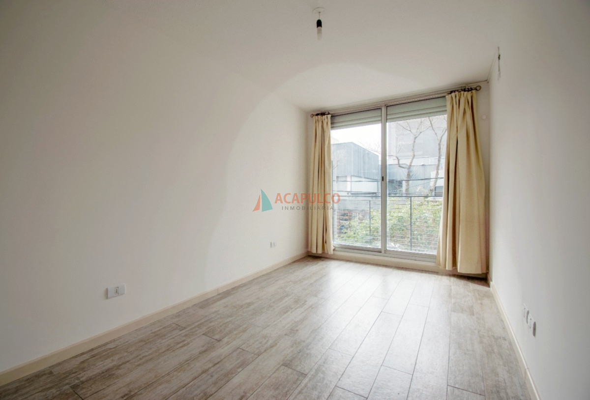 Apartamento ID.6472 - Alquiler apartamento 1 doritorio en Pocitos a metros de la Rambla 