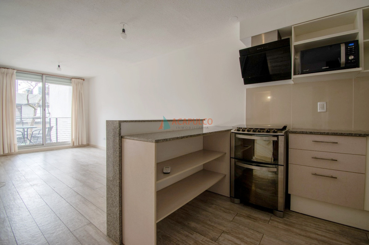 Apartamento ID.6472 - Alquiler apartamento 1 doritorio en Pocitos a metros de la Rambla 