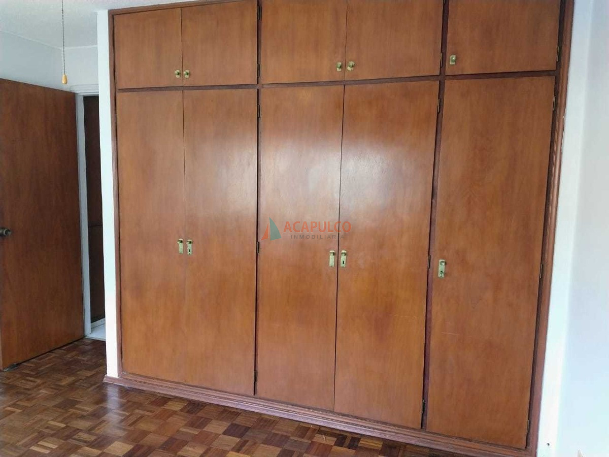 Apartamento ID.5418 - Venta apartamento 3 dormitorios, a 1 cuadra de la Rambla