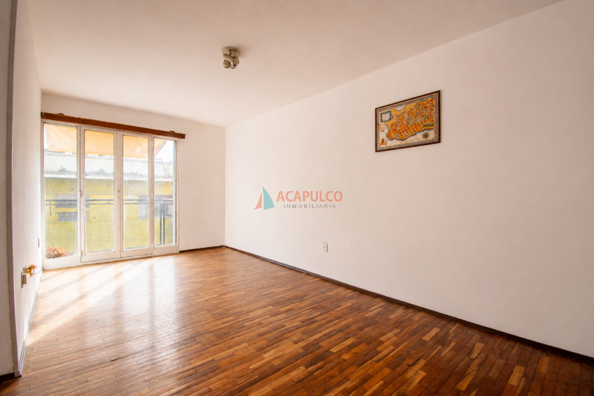 Apartamento ID.6478 - Alquiler apartamento 2 dormitorios, 1 baño y terraza en Ciudad Vieja