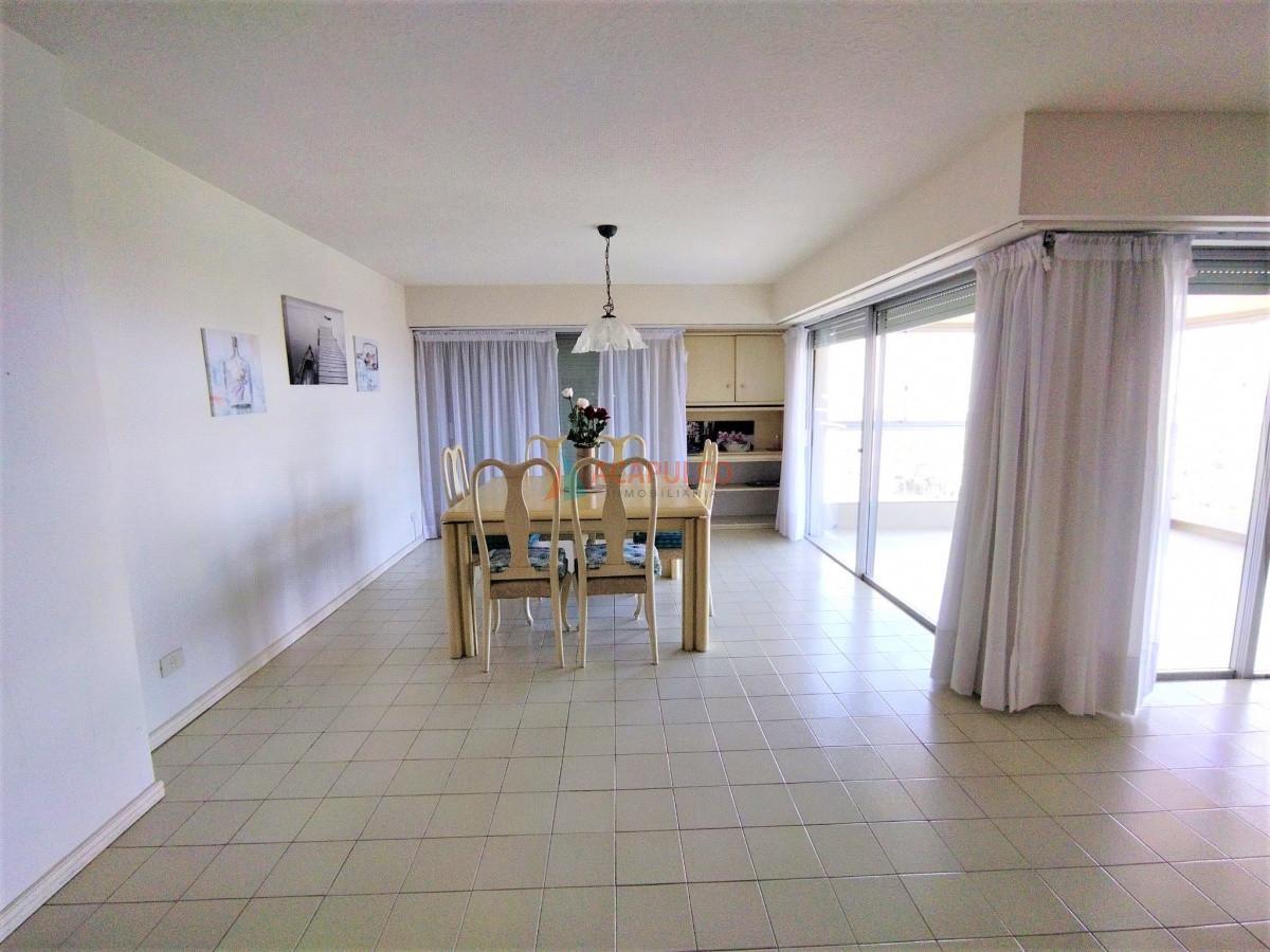 Apartamento Ref.4241/Venta-Apartamento-3-Dormitorios---Punta-del-Este - Venta Apartamento 3 Dormitorios - Punta del Este