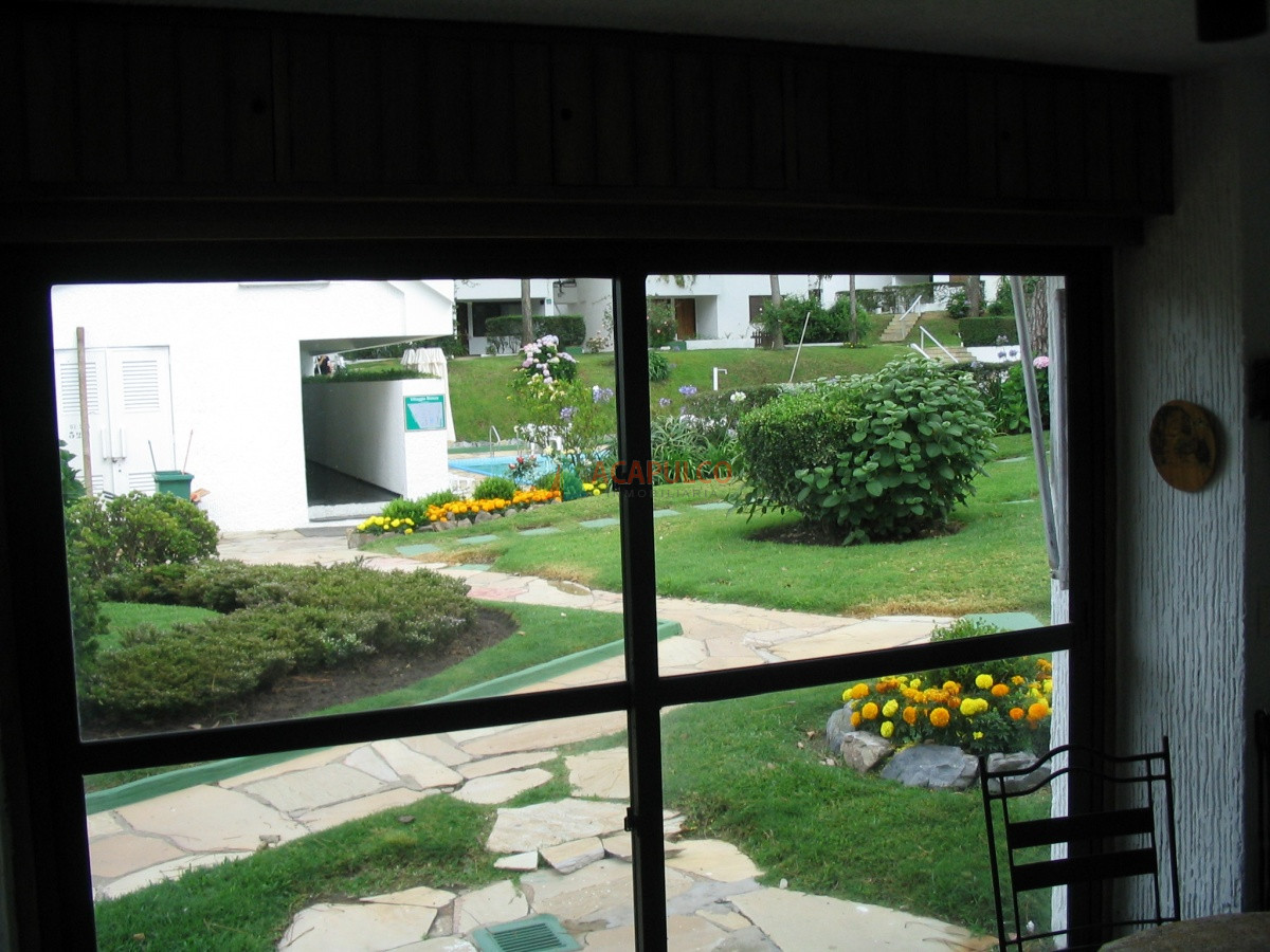 Apartamento Ref.3429/ROSSEVELT-APTO-TIPO-DUPLEX-PB-CON-PARRILLERO-PROPIO- - ROSSEVELT APTO TIPO DUPLEX PB CON PARRILLERO PROPIO 