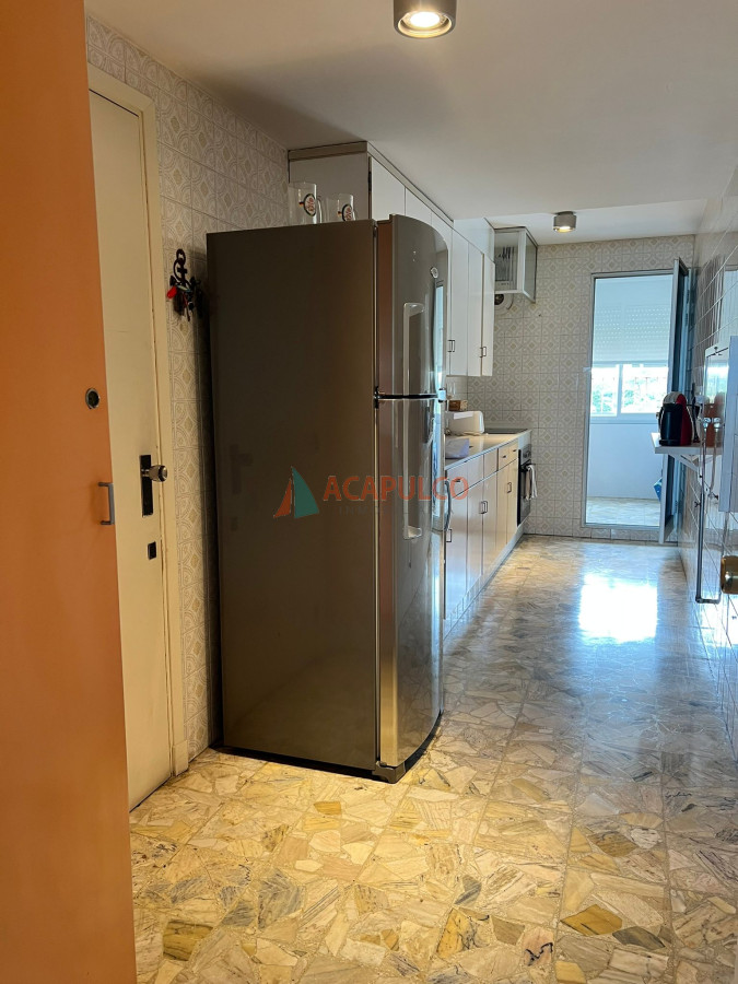 Apartamento Ref.4730/Espléndido-semipiso-4-dorm.-y-servicio-frente-al-mar-en-la-Mansa---Tequendama - Espléndido semipiso 4 dorm. y servicio frente al mar en la Mansa - Tequendama