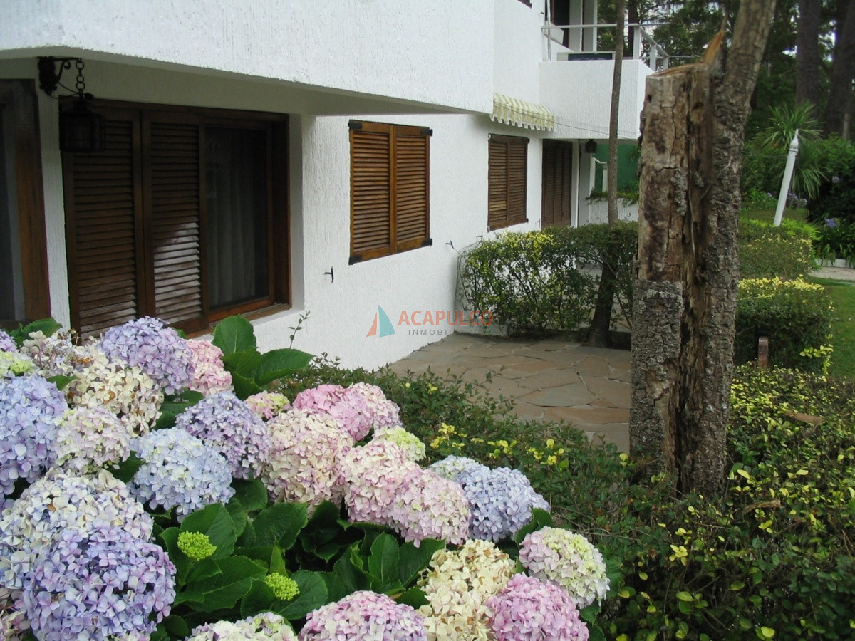 Apartamento Ref.3429/ROSSEVELT-APTO-TIPO-DUPLEX-PB-CON-PARRILLERO-PROPIO- - ROSSEVELT APTO TIPO DUPLEX PB CON PARRILLERO PROPIO 