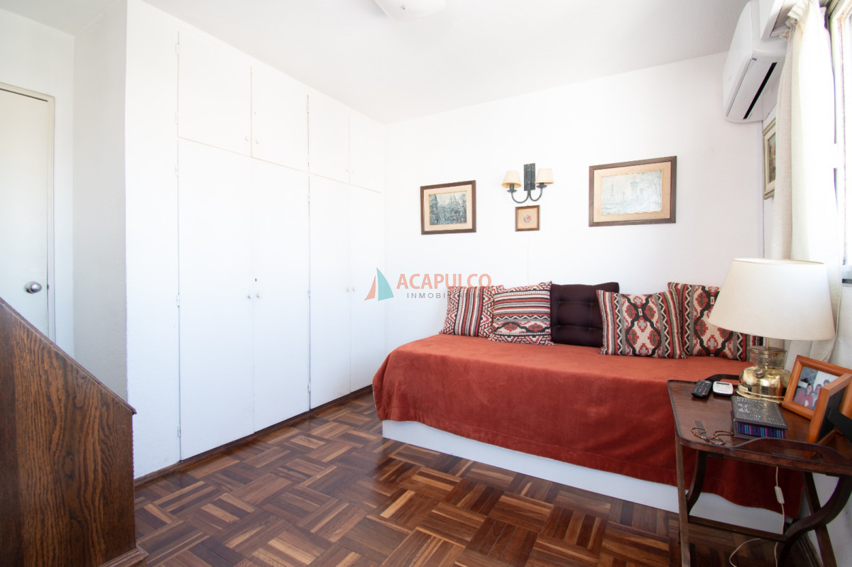Apartamento ID.6299 - Venta apartamento 3 dormitorios, 2 baños y cochera en Pocitos Nuevo