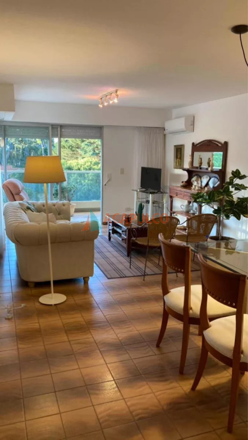 Apartamento Ref.4598/Apartamento-en-venta-de-2-dormitorios-sobre-Roosevelt,-zona-Cantegril - Apartamento en venta de 2 dormitorios sobre Roosevelt, zona Cantegril