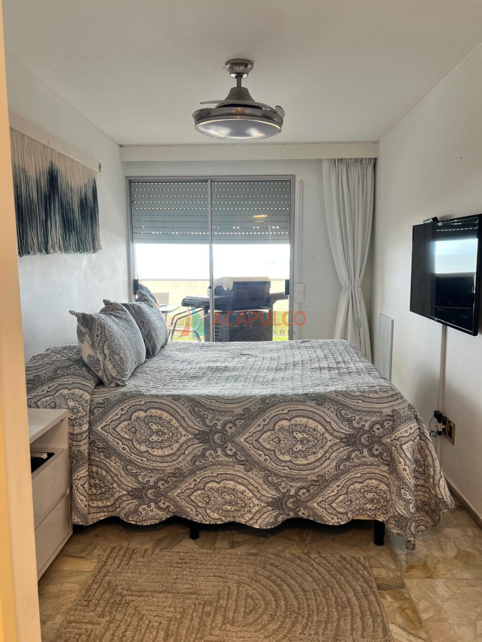 Apartamento Ref.4730/Espléndido-semipiso-4-dorm.-y-servicio-frente-al-mar-en-la-Mansa---Tequendama - Espléndido semipiso 4 dorm. y servicio frente al mar en la Mansa - Tequendama