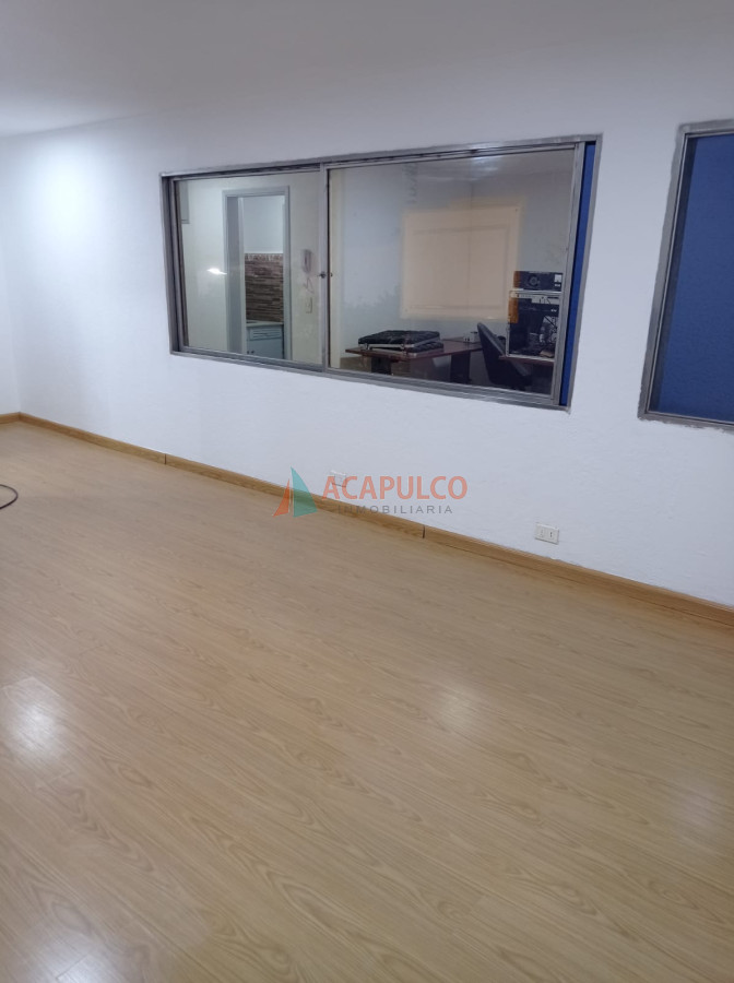 Apartamento Ref.4516/APARTAMENTO-A-LA-VENTA-EN-EL-CENTRO-DE-MALDONADO - APARTAMENTO A LA VENTA EN EL CENTRO DE MALDONADO