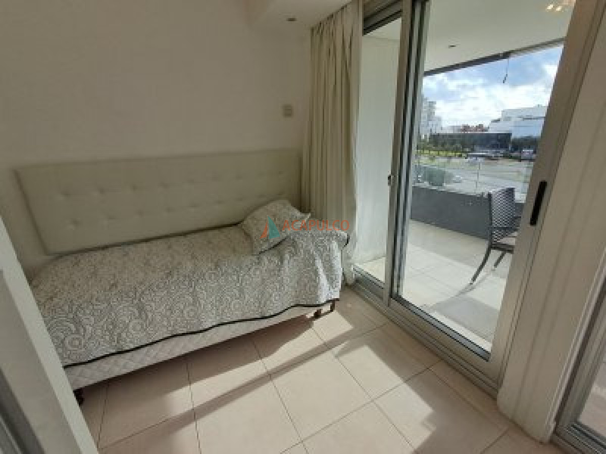 Apartamento ID.1294 - Muy buen apartamento mansa 3 dormitorios en alquiler INVERNAL