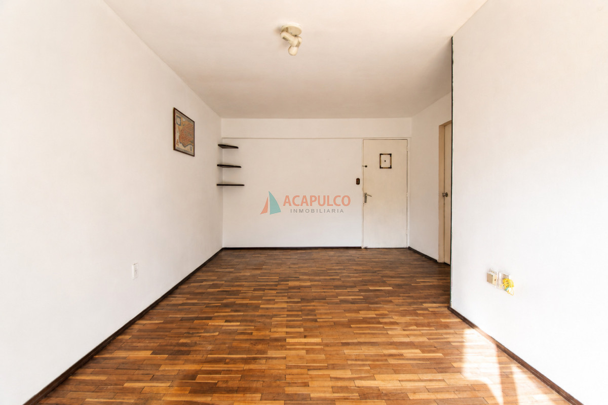 Apartamento ID.6478 - Alquiler apartamento 2 dormitorios, 1 baño y terraza en Ciudad Vieja