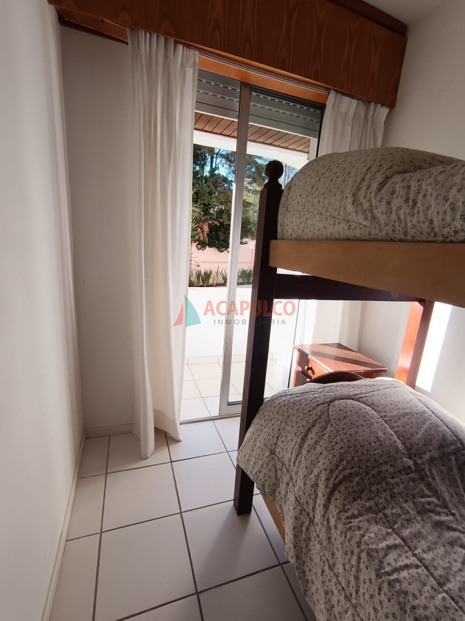 Apartamento Ref.1100/Venta-Apartamento-en-Mansa-a-300-Mts-del-Mar---Punta-del-Este - Venta Apartamento en Mansa a 300 Mts del Mar - Punta del Este