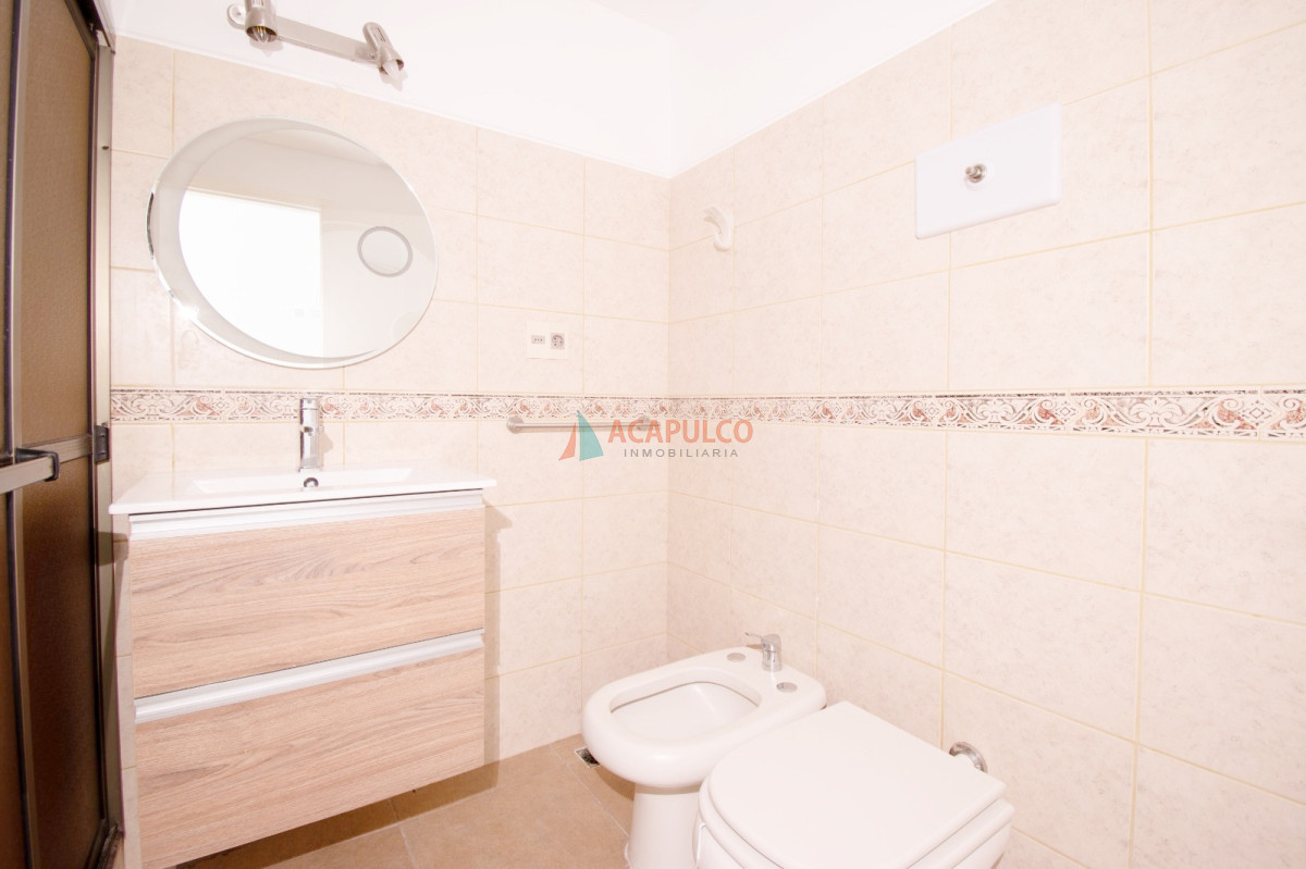Apartamento ID.6437 - Alquiler apartamento 2 dormitorios en el Centro, totalmente RECICLADO! 