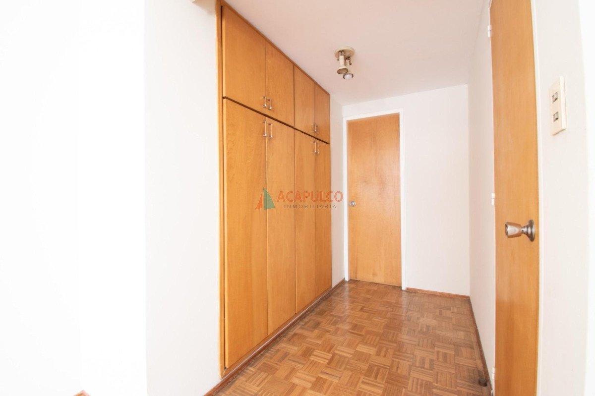 Apartamento ID.5972 - Venta apartamento 2 dormitorios en Pocitos con garaje