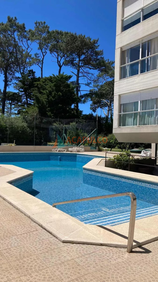 Apartamento Ref.4598/Apartamento-en-venta-de-2-dormitorios-sobre-Roosevelt,-zona-Cantegril - Apartamento en venta de 2 dormitorios sobre Roosevelt, zona Cantegril