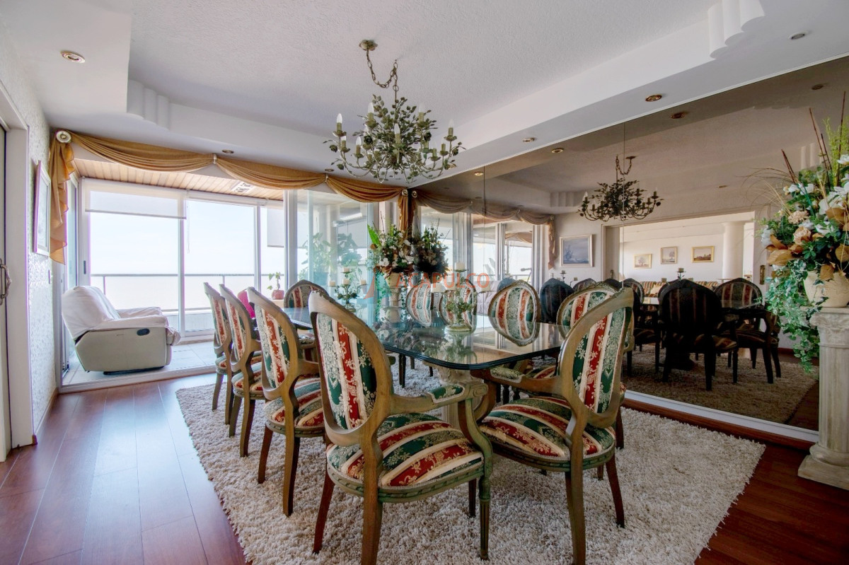 Apartamento ID.6317 - Venta apartamento 4 dormitorios, 4 baños, parrillero, 2 garajes,  vista al MAR