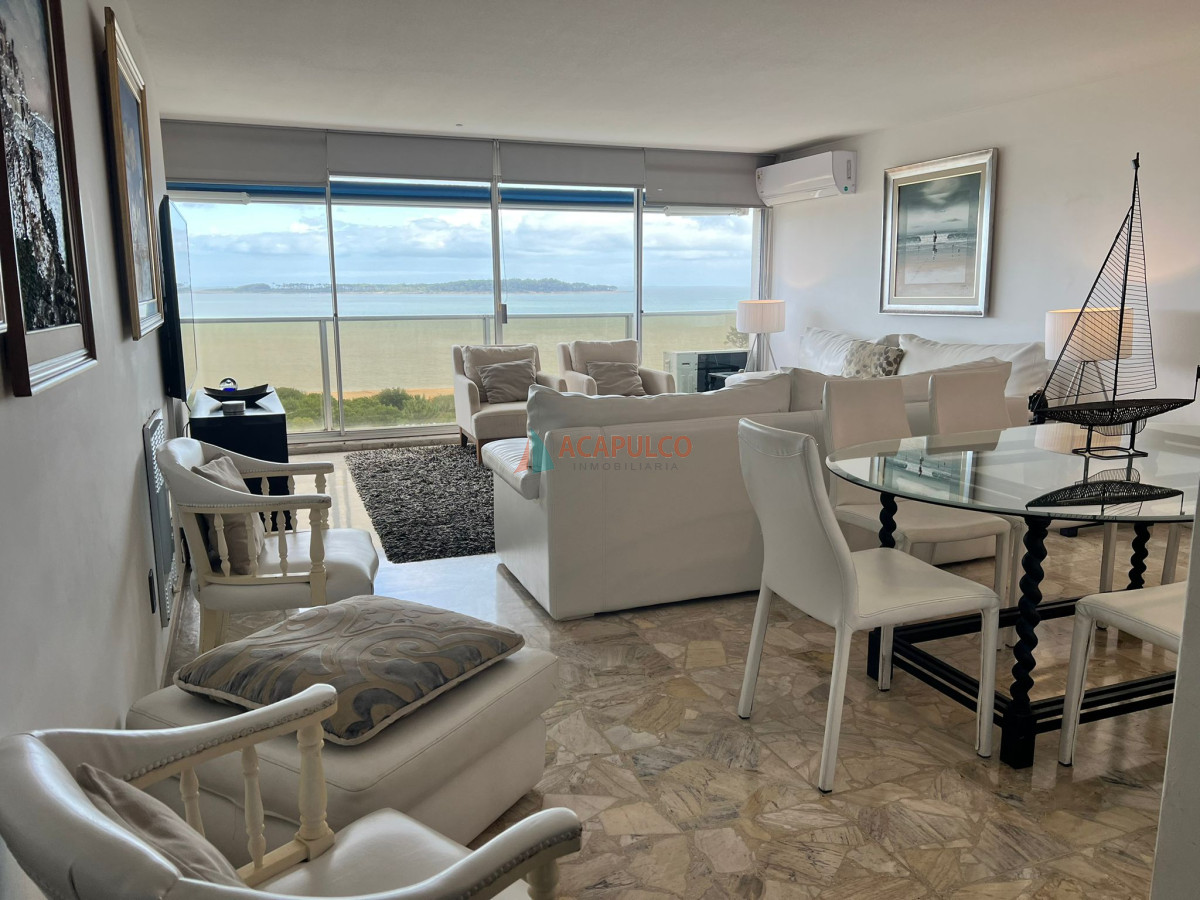 Apartamento Ref.4730/Espléndido-semipiso-4-dorm.-y-servicio-frente-al-mar-en-la-Mansa---Tequendama - Espléndido semipiso 4 dorm. y servicio frente al mar en la Mansa - Tequendama