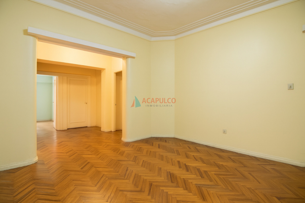 Apartamento Ref.6219/Venta-apartamento-3-dormitorios-y-servicio-en-el-Centro - Venta apartamento 3 dormitorios y servicio en el Centro