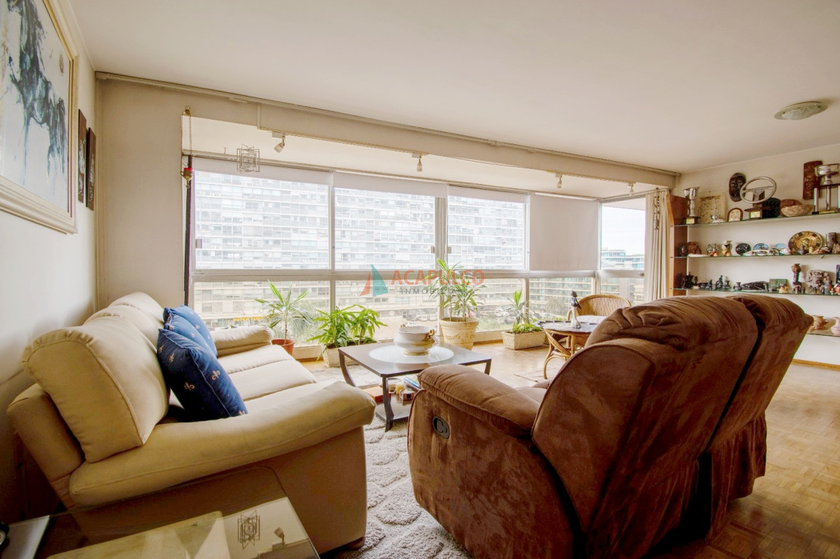 Apartamento Ref.6099/Venta-Apartamento-3-Dormitorios--garaje-en-Pocitos - Venta Apartamento 3 Dormitorios  garaje en Pocitos