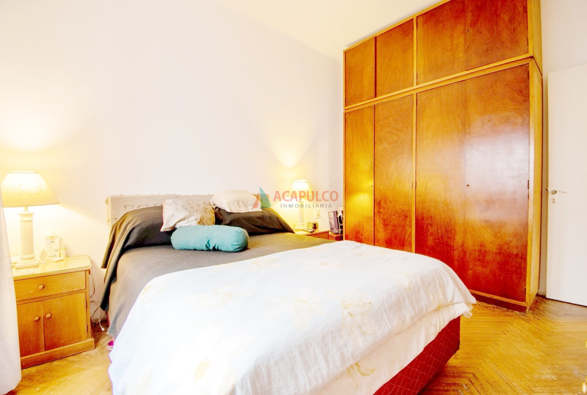 Apartamento Ref.6067/Venta-apartamento-3-dormitorios,-patio-y-garaje-en-Pocitos - Venta apartamento 3 dormitorios, patio y garaje en Pocitos