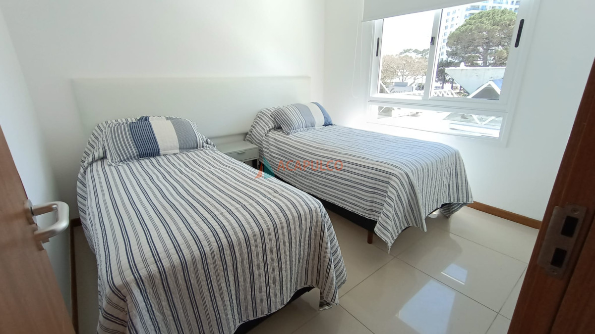 Apartamento Ref.1345/Venta--Punta-del-Este--2-Dormitorios- -Terraza-Propia-con-Parrillero-y-Piscina - Venta  Punta del Este  2 Dormitorios + Terraza Propia con Parrillero y Piscina
