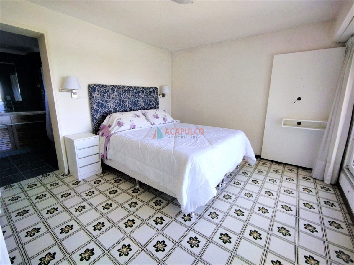 Apartamento Ref.4241/Venta-Apartamento-3-Dormitorios---Punta-del-Este - Venta Apartamento 3 Dormitorios - Punta del Este