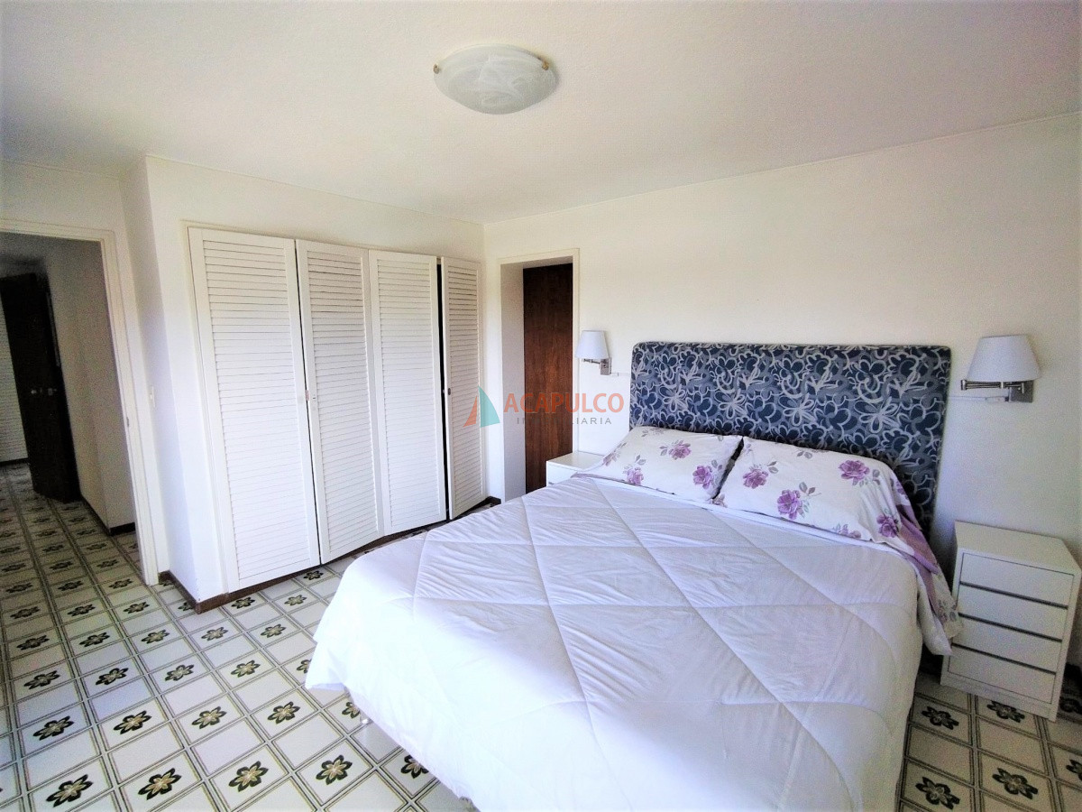 Apartamento Ref.4241/Venta-Apartamento-3-Dormitorios---Punta-del-Este - Venta Apartamento 3 Dormitorios - Punta del Este