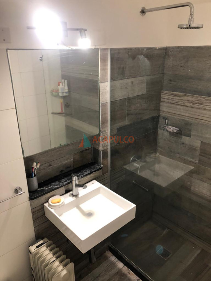 Apartamento ID.5611 - Alquiler apartamento 3 dormitorios, 2 baños Estufa a leña en Pocitos