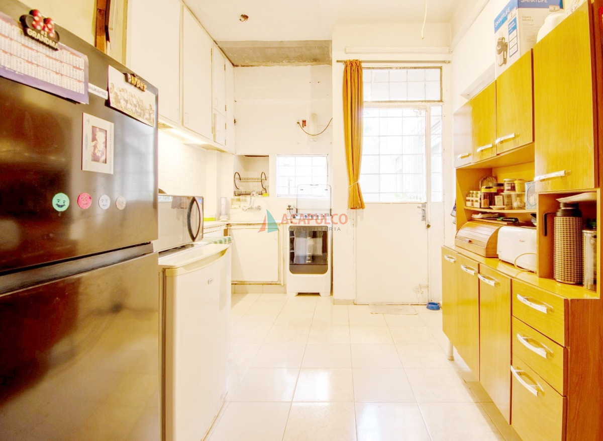 Apartamento Ref.6067/Venta-apartamento-3-dormitorios,-patio-y-garaje-en-Pocitos - Venta apartamento 3 dormitorios, patio y garaje en Pocitos