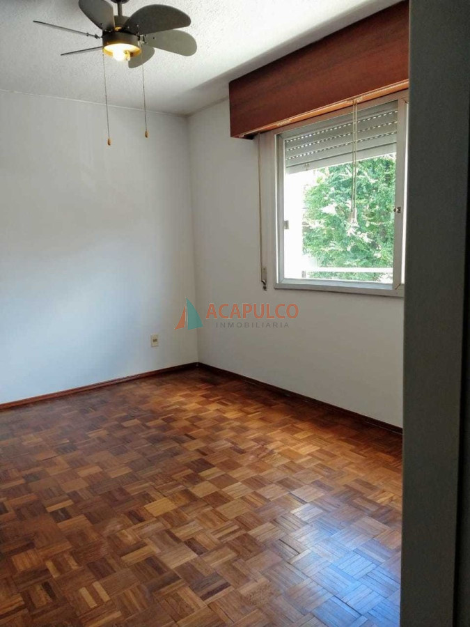 Apartamento ID.5418 - Venta apartamento 3 dormitorios, a 1 cuadra de la Rambla