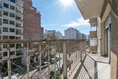 Alquiler apartamento 2 dormitorios amoblado en Pocitos 